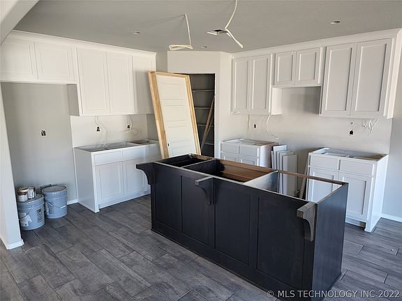 5th image of 10212 S 232nd East Ave