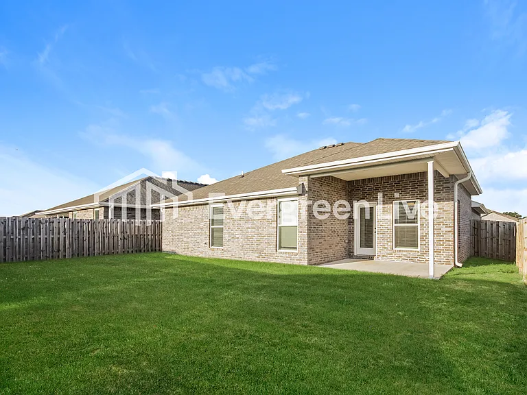 5907 Hoover St — Photo 15