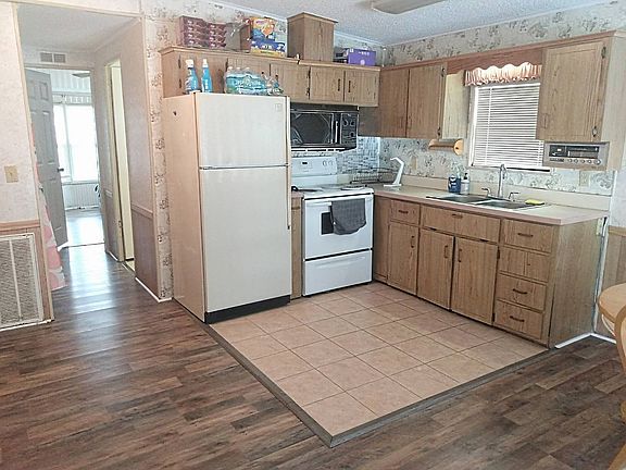 2nd image of 1179 Marlin Ln
