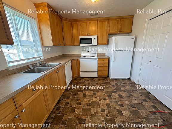 4th image of 3713 E Deloy Dr #4