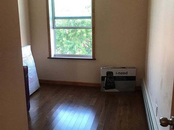5th image of 225 Bay 11 St