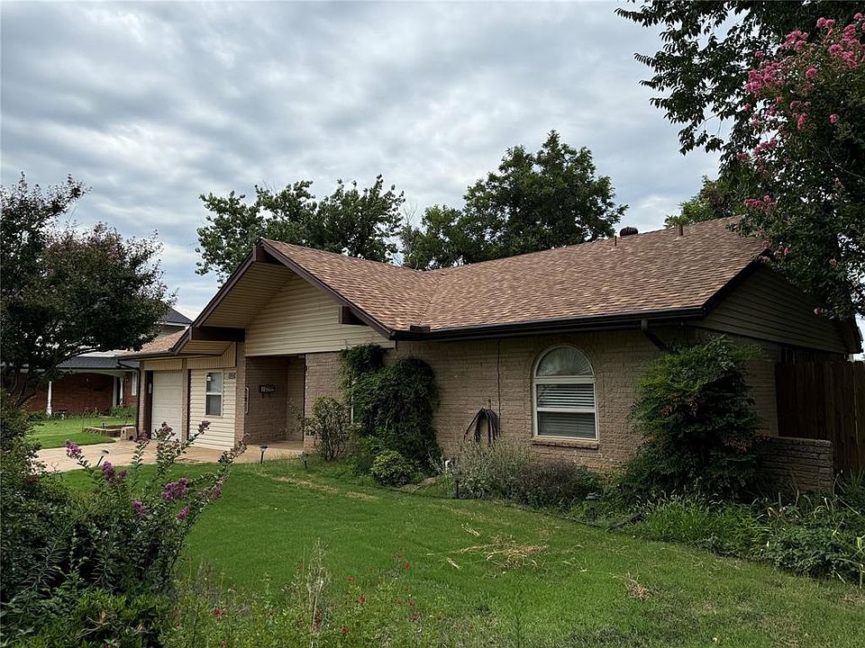 1st image of 1625 Camelot Dr