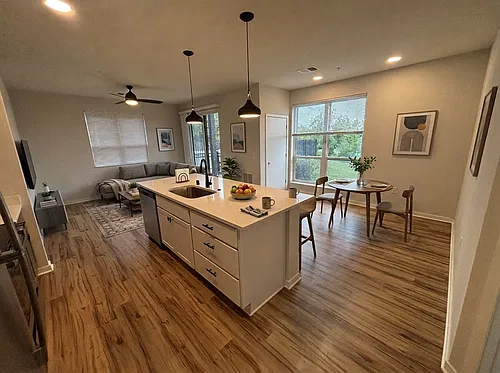 Floor plan 10025-102