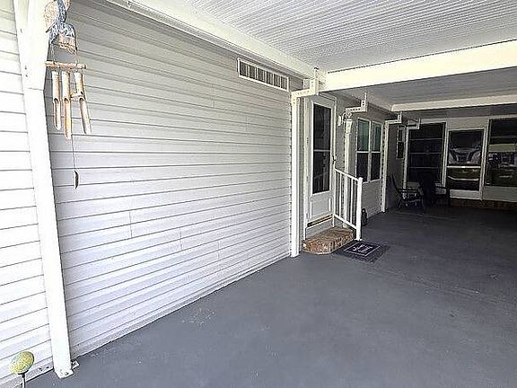 3rd image of 5 Ashbury Ln