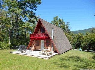 35 Overlook Dr, Hunter, NY 12442