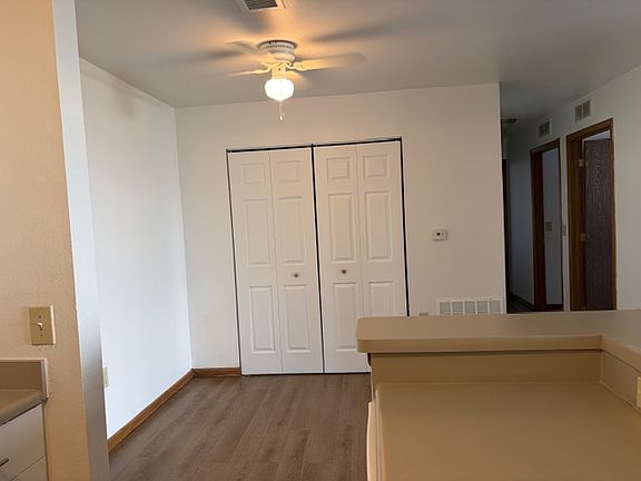 5th image of 4614 N Park Ln #12