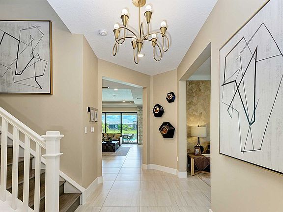 Foyer - Model shown is with Bonus Room