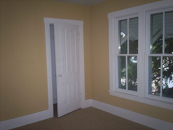 3rd image of 142 Walker St