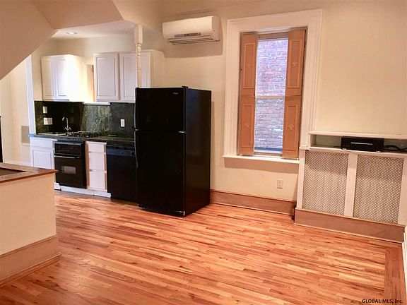 5th image of 304 Washington Ave