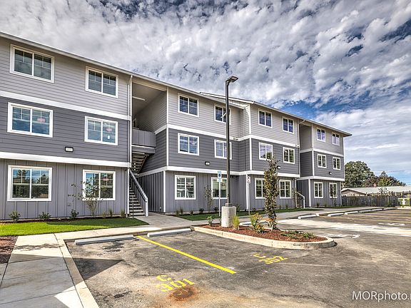 4th image of 2560 Hawthorne St #1