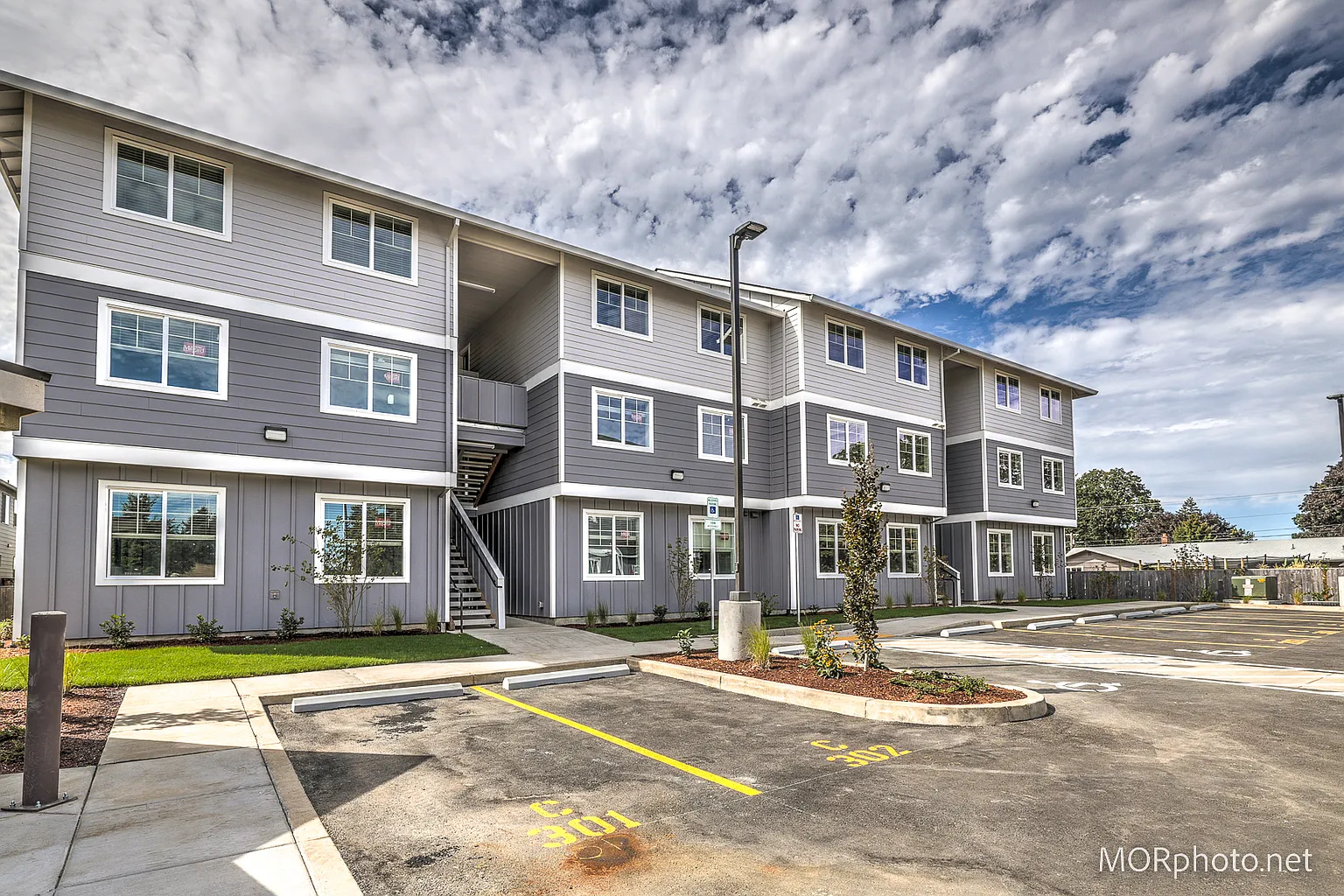 2564 Hawthorne St #301 photo 1