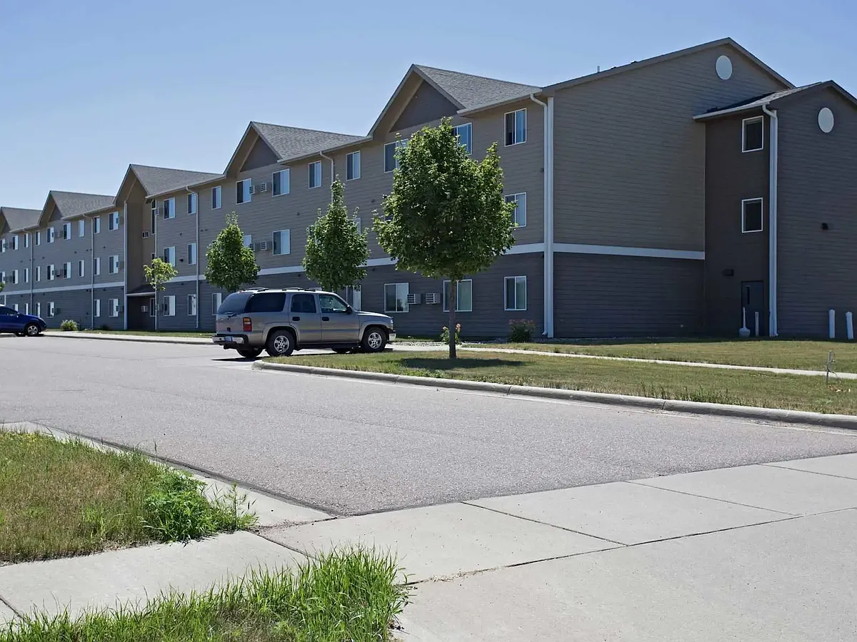 Building Photo - Auburn Manor Apartments