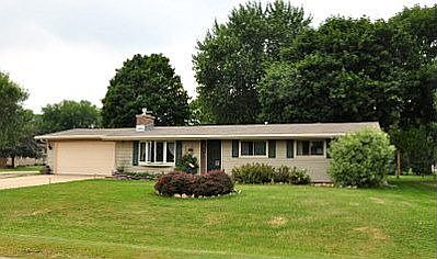 2nd image of 714 Dawn Ct