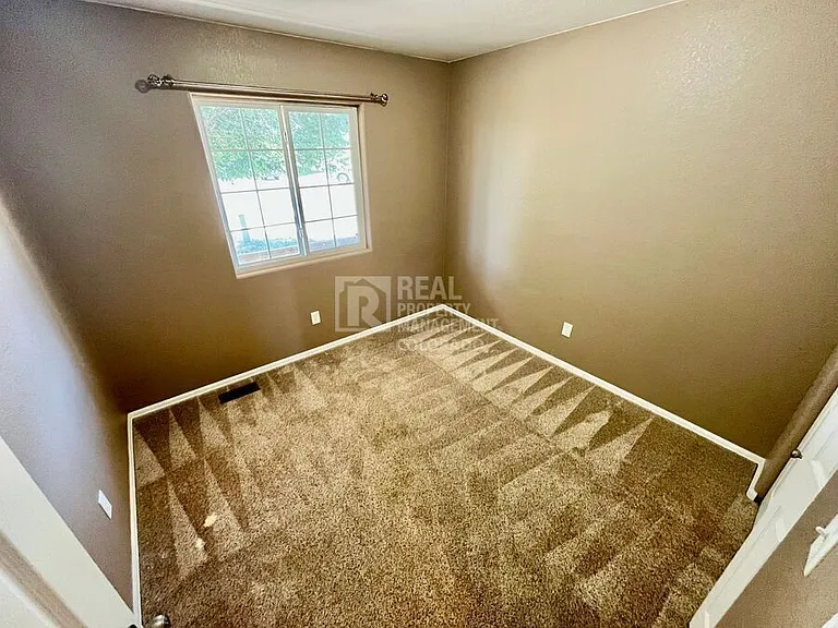 1574 S Growers Dr — Photo 11