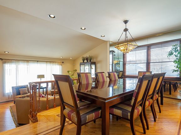 5th image of 3824 Medford Cir