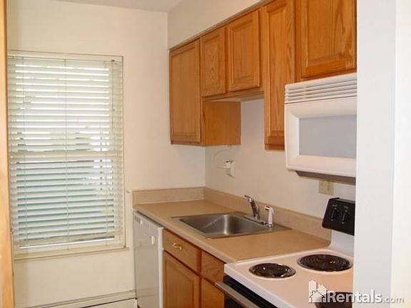 Kithen with all appliances