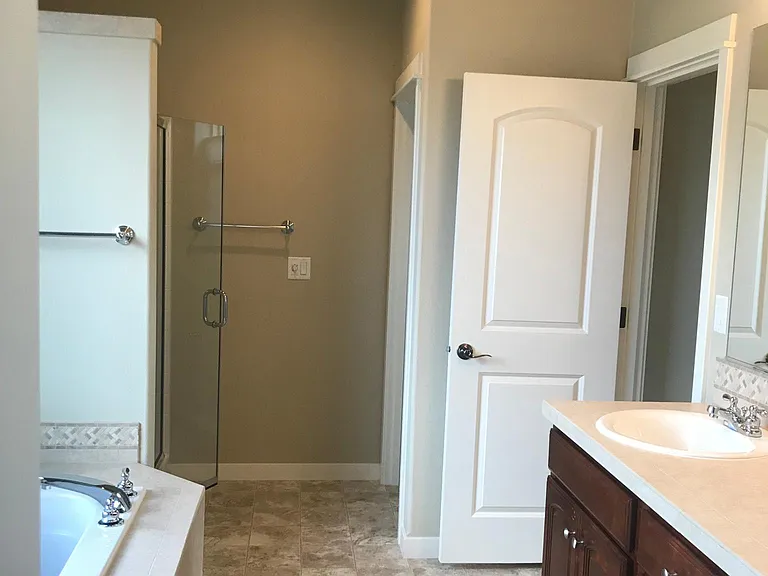 6435 NE Whitewood Dr — Photo 12