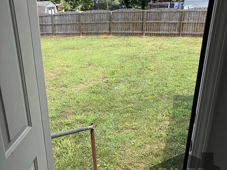 517 Woodward Ave — Photo 13