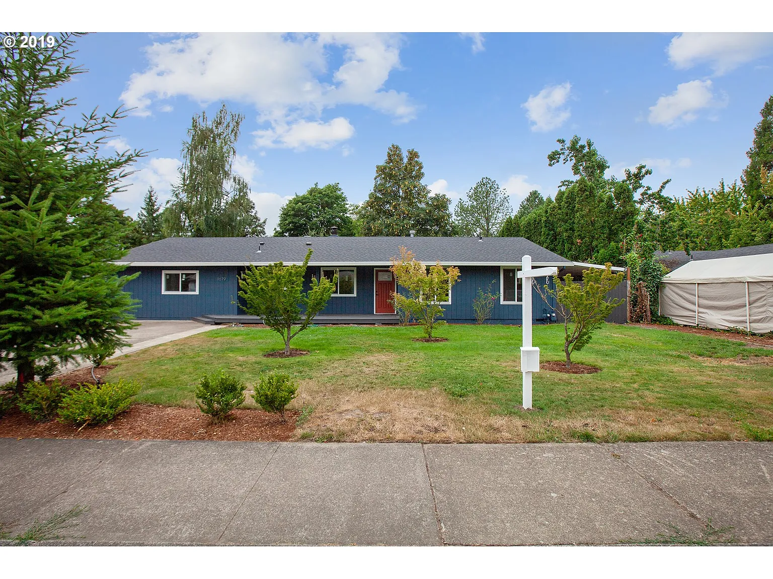 1679 NE 10th Ave photo 1