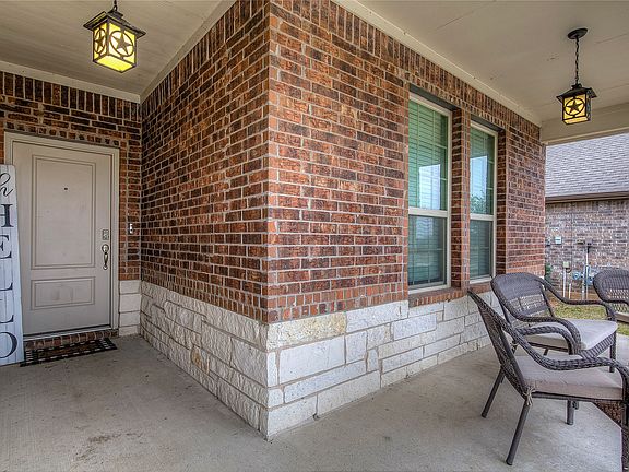 3rd image of 102 Whitetail Way