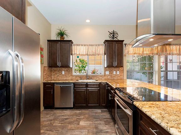 013_Kitchen