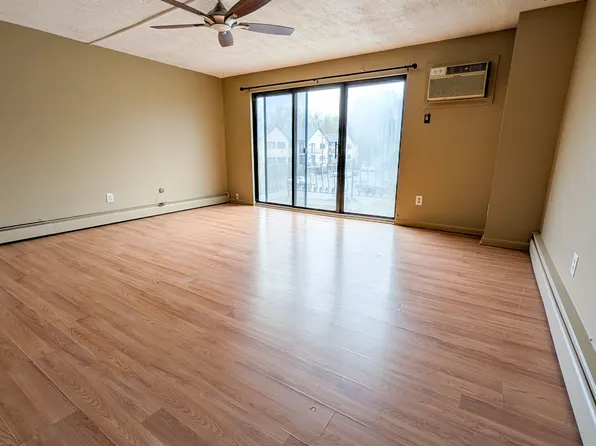 297 Pawtucket Blvd, Lowell, MA