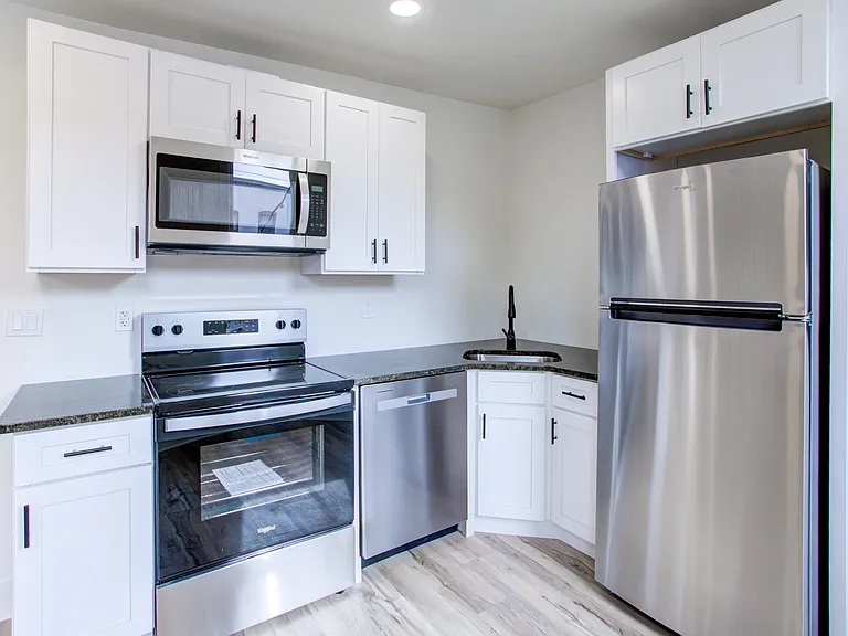 11 E Walnut St #3 — Photo 4