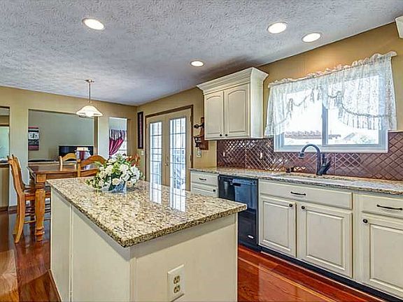 4th image of 2620 Fieldstone Ct