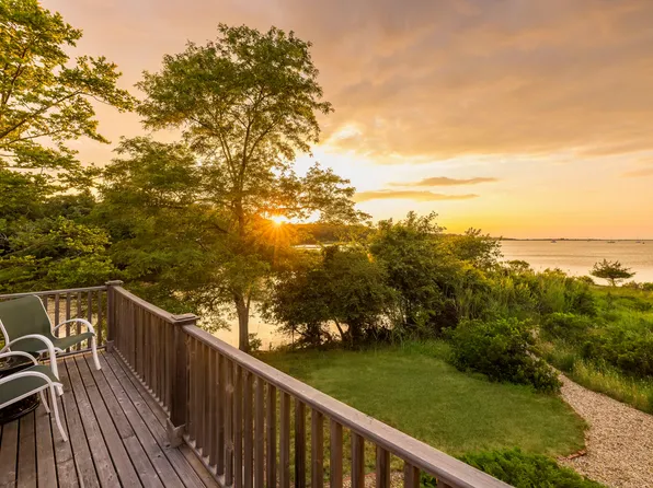 https://photos.zillowstatic.com/fp/edc301b72d8bc4e497d6a4c865230b6d-p_e.webp