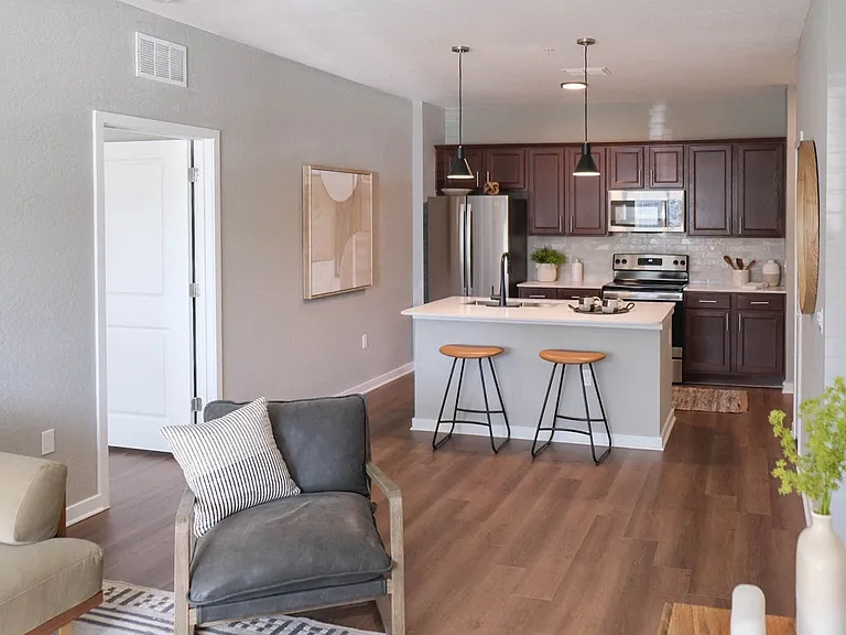 Creekside Ranch Apartments — Photo 6