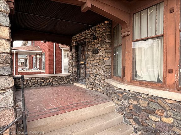 2nd image of 107 McLean St