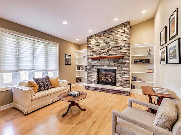3rd image of 607 E Pennsylvania Ct