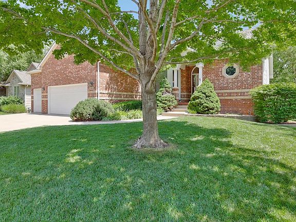 2nd image of 7802 W Meadow Park Cir