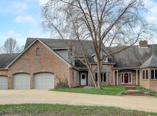 W334S828 Cushing Park Rd, Delafield, WI 53018