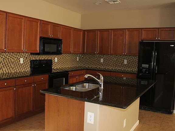 5th image of 3481 E Windsor Dr