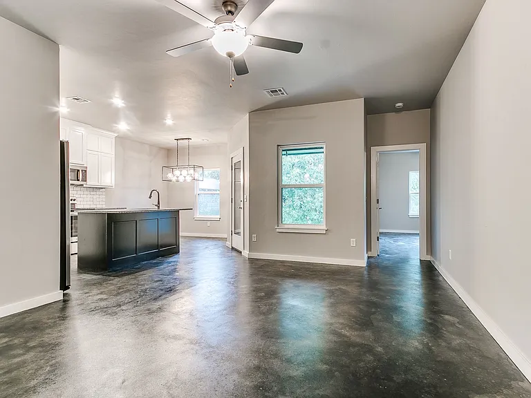 9602 SE 4th St — Photo 18