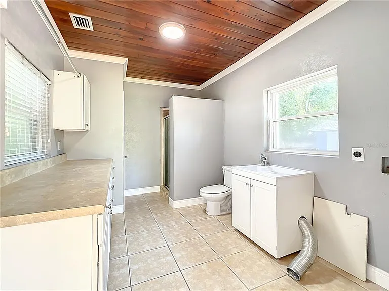 1006 E 11th Ave — Photo 22