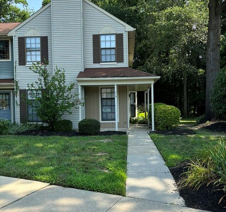 1st image of 515 Essex Ct