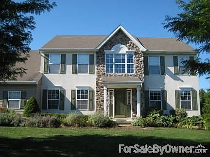 Front of House, 4106 Gregory Dr. : Well maintained property, center stone facing, professionally lan