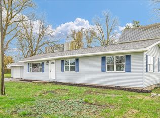 211 3rd St, Dewey, IL 61840