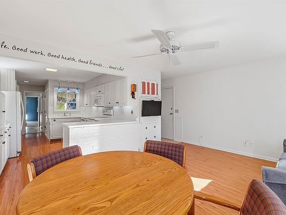 5th image of 700 Denning Ave