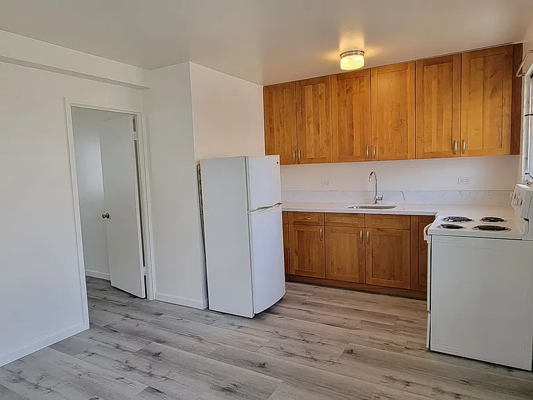 1046 Wong Ho Ln — Photo 2