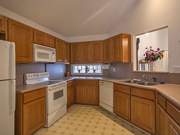 4th image of 209 Cibolo Crossing Dr