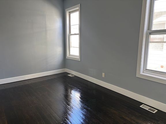 3rd image of 170 Greenwood Ave