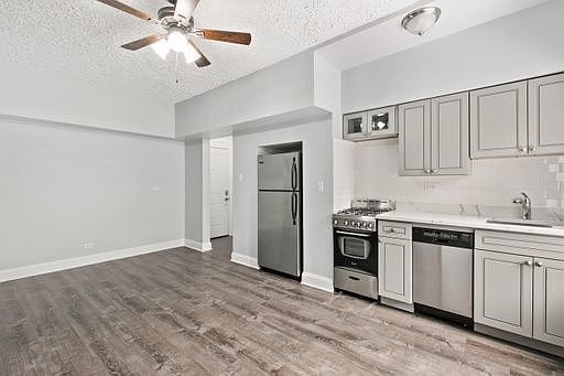 4th image of 4555 N Malden St APT 204