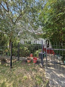 2300 Upperline St, New Orleans, LA, 70115