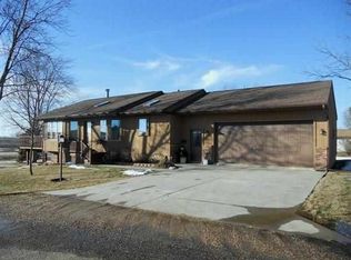 605 Spruce St, Reinbeck, IA 50669