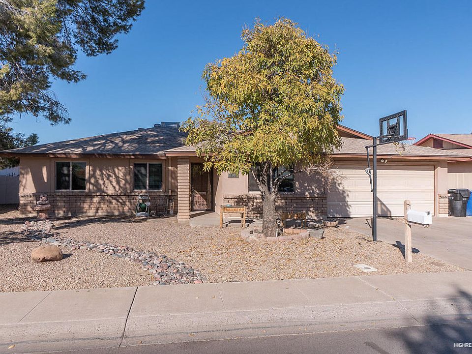 1st image of 682 W Gary Dr