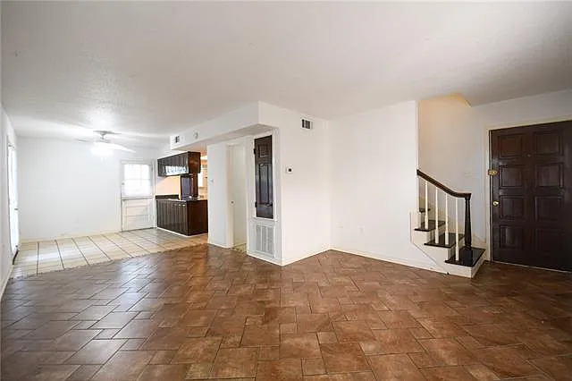 209 Pine St #9 — Photo 5