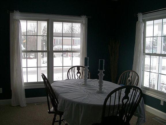 4th image of 3487 Meadow Glen Dr